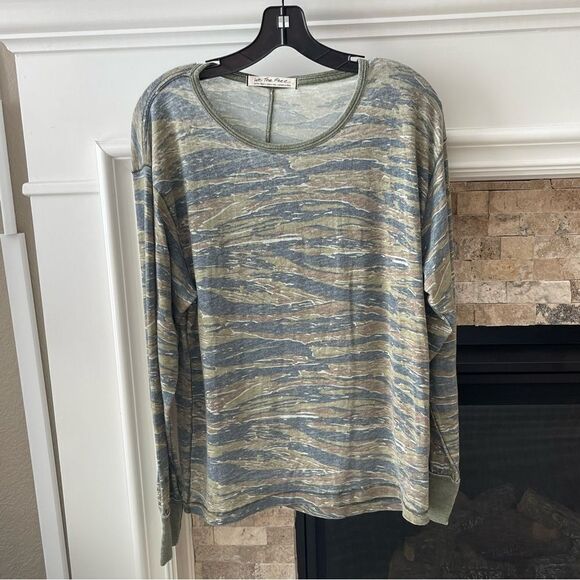 We The Free People Arielle Knit Top Pullover Camo XS - Picture 2 of 3